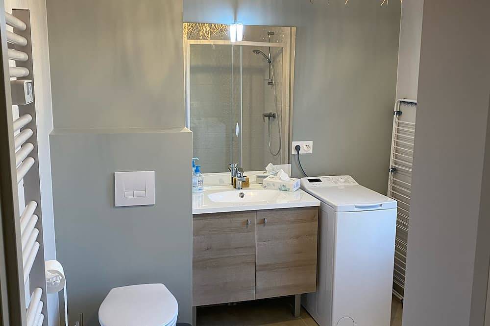 Entire apartment, Apartment sea view & feet in the water in Saint-Quay-Portrieux, Côte de Goëlo