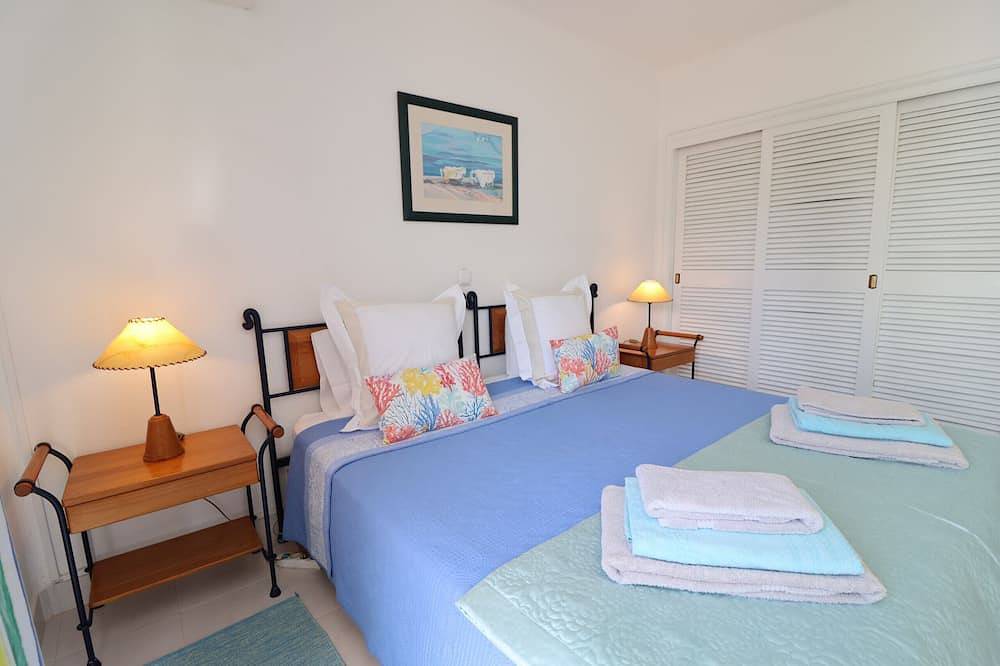 Appartamento intero, 2 Bedroom Apartment with Swimming pool at São Rafael Beach - Albufeira in Albufeira, Distretto di Faro