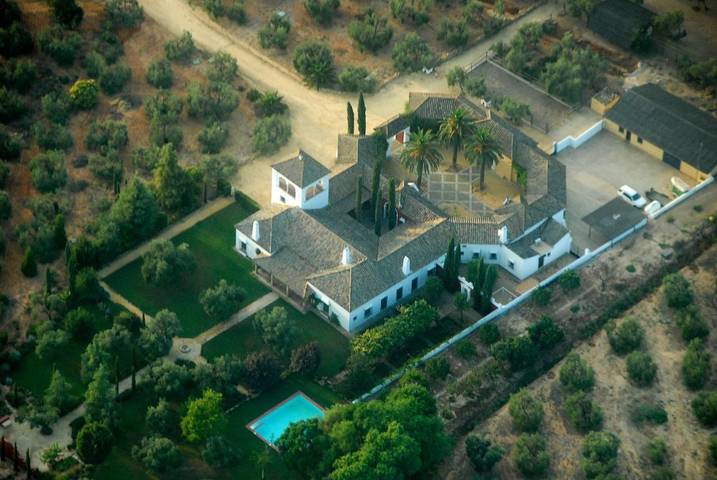 Casa rural con piscina para 23 personas, con vistas además de jardín y piscina en Aljarafe - 4