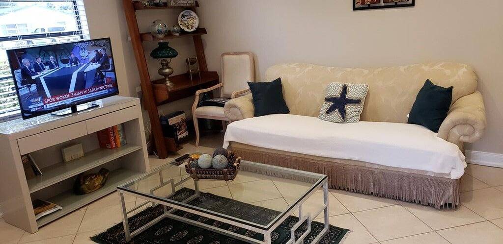 Ocean Vacation Breeze Your best vacation spot only 1 mile to the Beach. in Lantana, Palm Beach County