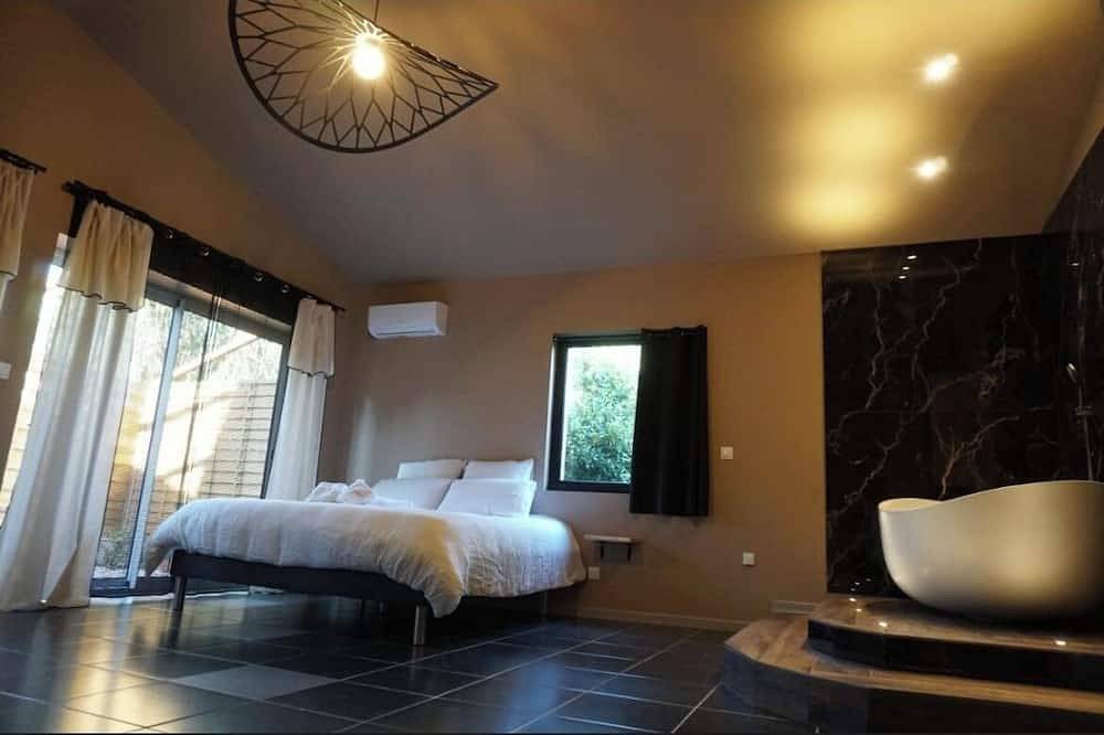 Charming villa in Provence - 12 people in Grans, Aix-en-Provence und Umgebung