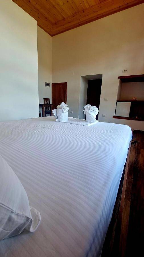 Maison d’hôte pour 2 personnes, avec vue et jardin dans Gjirokastër