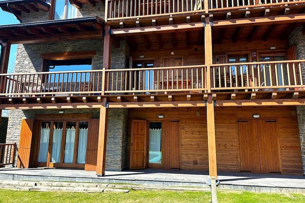 Ganze Wohnung, Penthouse 3 rooms Fireplace, Pool, Terrace & Wi-Fi in Puigcerdà, Cerdanya