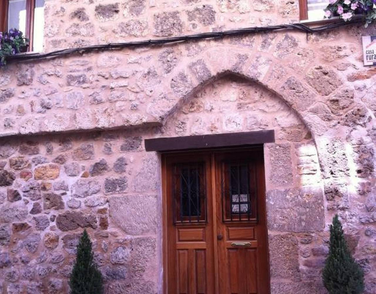 Maison de campagne 'Juderia I' avec Wi-Fi in Oña, Parc Naturel Montes Obarenes - San Zadornil