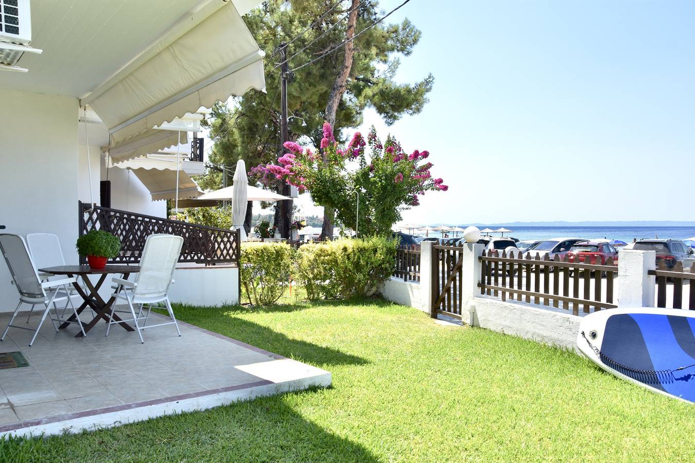 Le bonheur en bord de mer à Nikiti, spacieuse villa de deux étages avec vue imprenable sur la mer in Nikiti, Sithonie