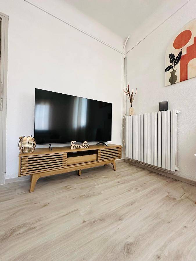 Gîte pour 11 personnes, avec terrasse ainsi que vue et piscine à Villelongue-de-la-Salanque - 2