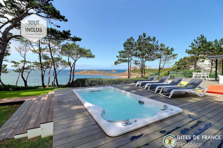 Holiday rental for 6 people, with Hot tub and Terrace as well as Garden and Pool in Bretagne