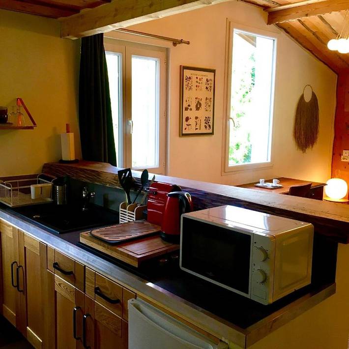 Gîte pour 2 personnes, avec terrasse et jardin ainsi que vue et piscine à Le Sappey-en-Chartreuse - 3