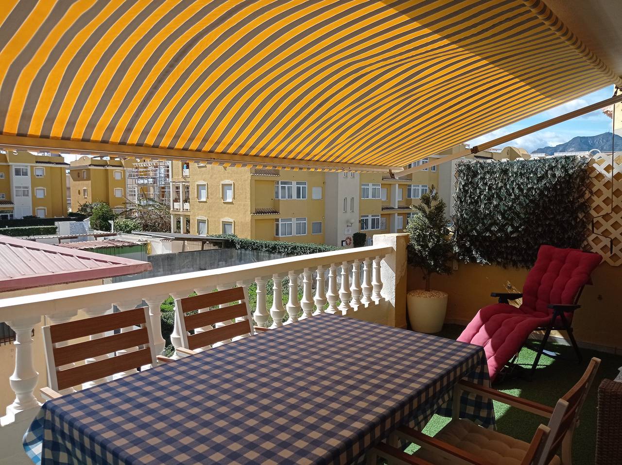 Entire apartment, Xaloc bl.A 1º Solo Familias! in Playa Xeraco, Xeraco