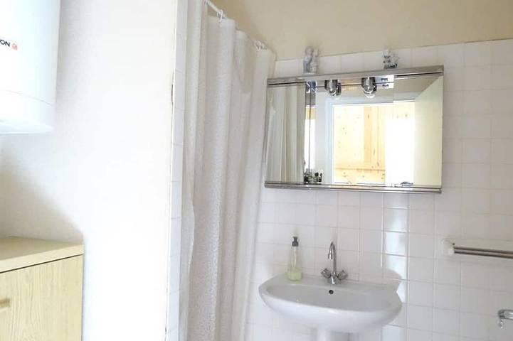 Appartement entier, Studio chaleureux 4 pers, La Pierre St Martin - parking gratuit, casier à skis, proche pistes in La Pierre Saint-Martin, Arette