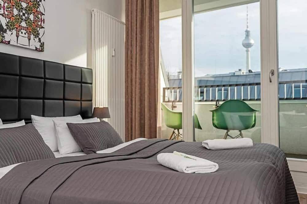 Entire apartment, Stylish Urban Living in Berlin’s Trendy Mitte District in Mitte Berlin, Berlin