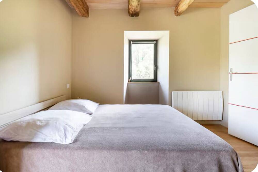 The barn in the heart of the valley in Marcillac-Vallon, Aveyron (desambiguación)