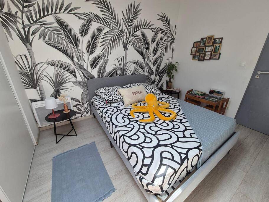 Appartement entier, Two-Bedroom Apartment in Forcalqueiret, Côte méditerranéenne (France)