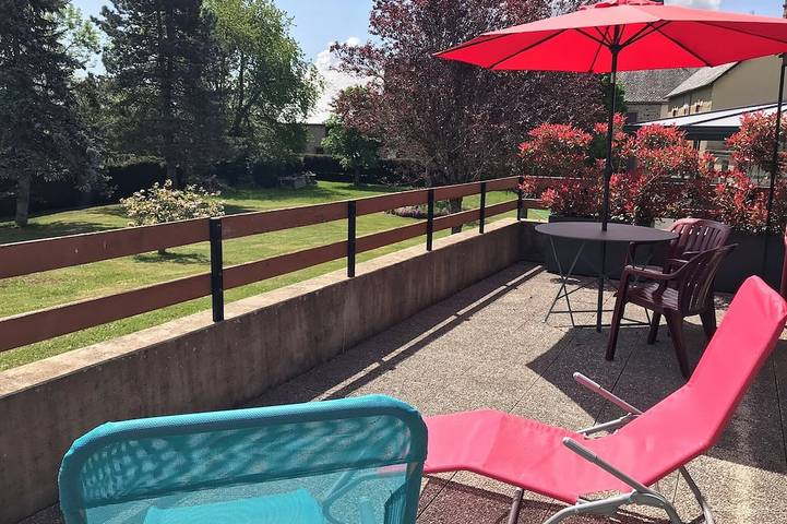 Gîte pour 4 personnes, avec jardin dans Région de Besse-et-Saint-Anastaise