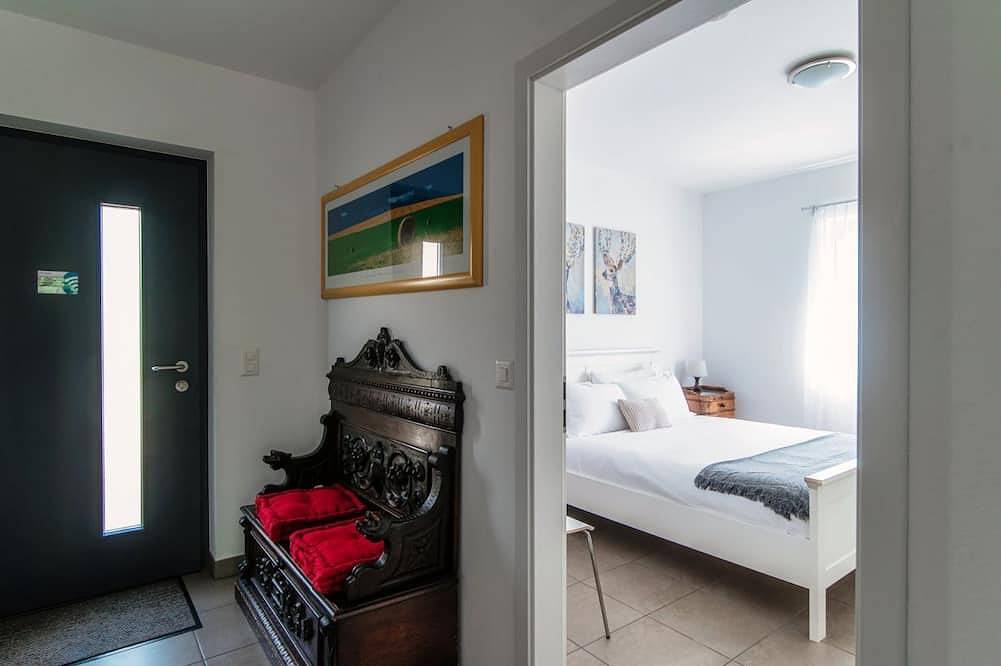 Ganze Wohnung, Zweizimmerwohnung mit Garten 5 Minuten von Ascona entfernt (Casa Mummi) in Losone, Tessiner Alpen