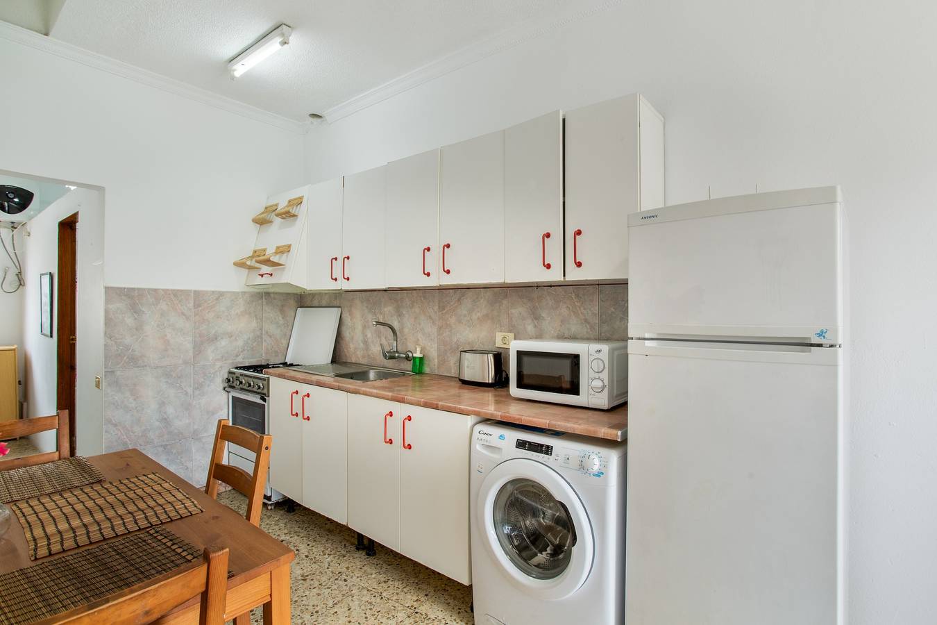 Entire apartment, Vacation Apartment 'Karla' with Mountain View, Balcony and Wi-Fi in Molino de Agua, San Nicolás de Tolentino
