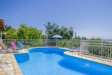 Villa for 6 People in Nissaki, Corfu, Photo 3