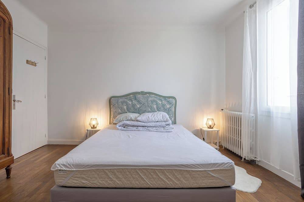 Casa de vacaciones 'Maison 12pers 3kms De La Plage' con piscina privada, terraza privada y Wi-Fi in Plozévet, Region de Quimper
