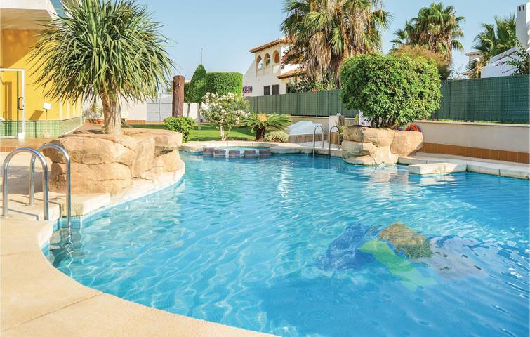 Holiday apartment for 5 people, with Terrace and Pool in Cabo Roig