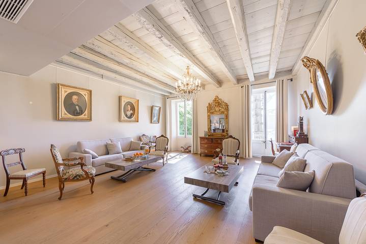 Villa pour 17 personnes, avec Balcon ainsi que Jardin et Vue sur le lac à Veyrier-du-Lac