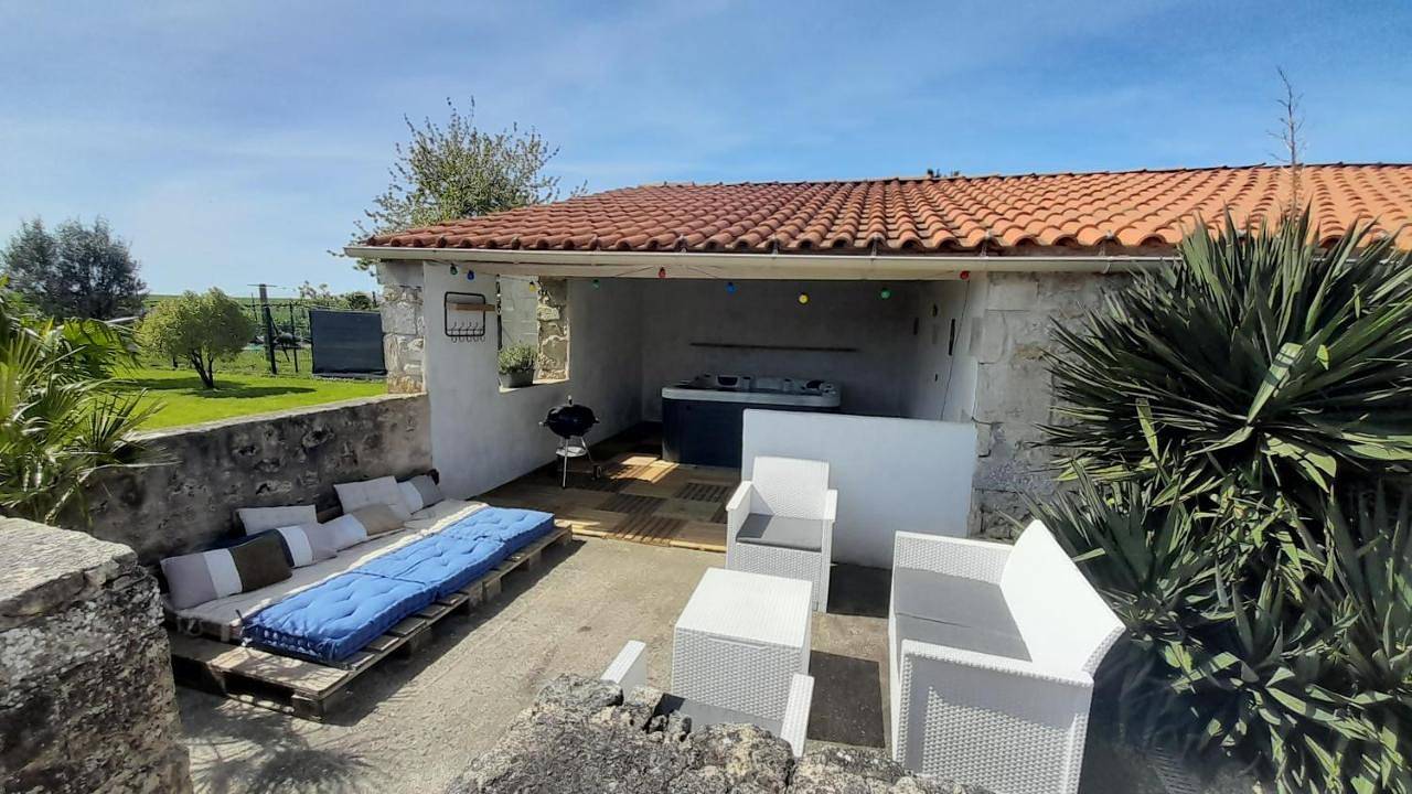 Ti Kaz Auberge in Saint-Just-Luzac, Côte de Beauté