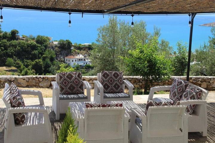 Apartament wakacyjny dla 14 osób, z Balkon i Taras oraz Ogród i Widok w Himara