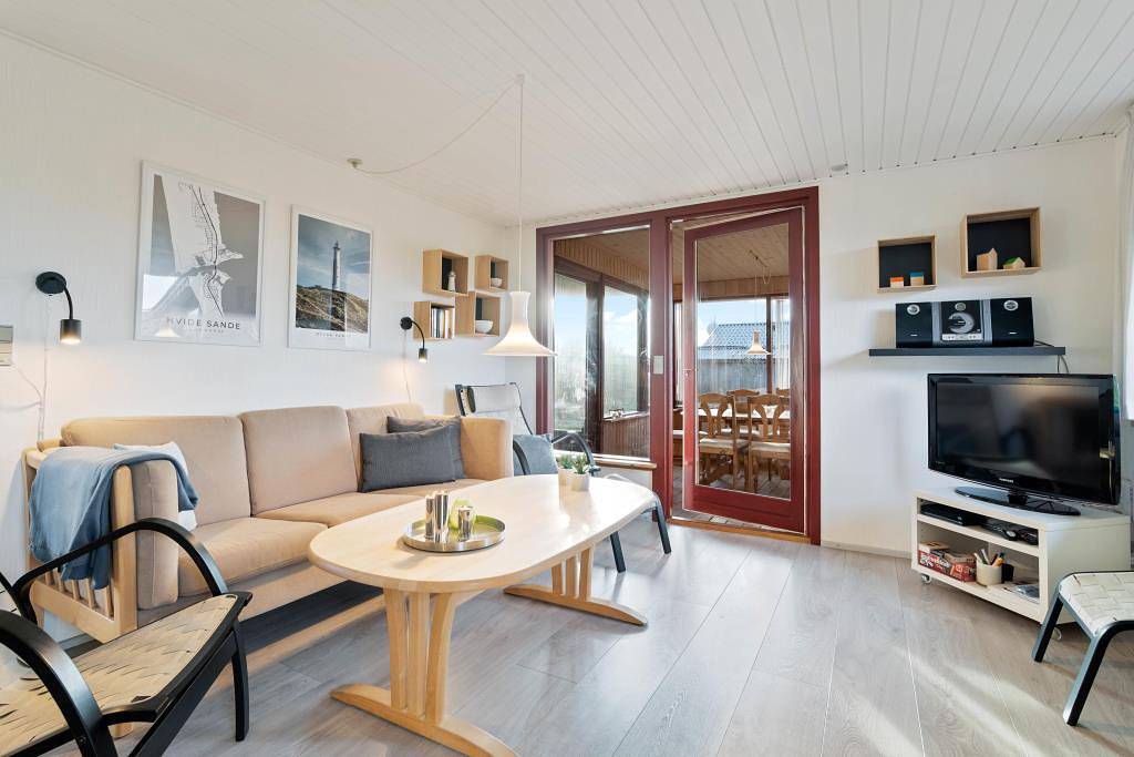 Beach-close holiday home for 6 people and one dog in Nørre Lyngvig, Hvide Sande