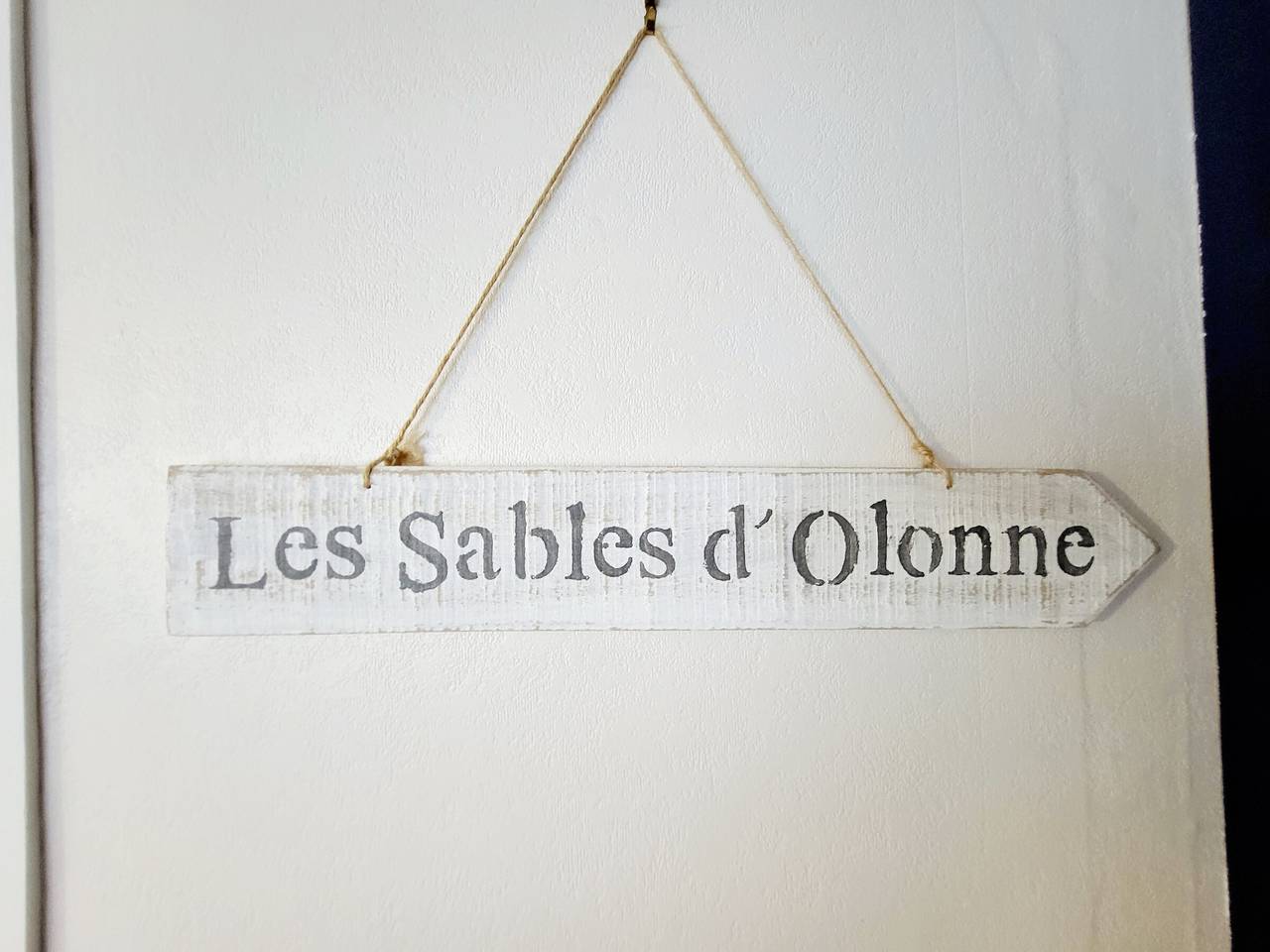 Appartement entier, Appartement Moderne au Centre-Ville, 150m Plage, Wifi, Confort Idéal pour Familles in Les Sables-d'Olonne, Vendée