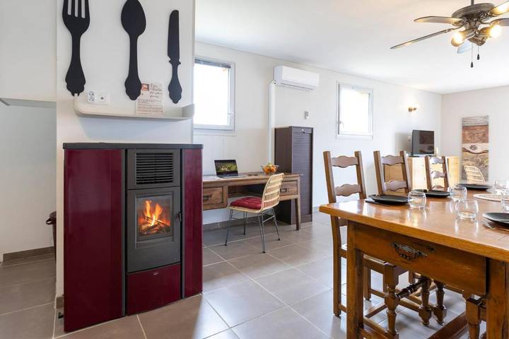 Location de vacances pour 7 personnes, avec Balcon ainsi que Terrasse et Jardin à Salvagnac-Cajarc