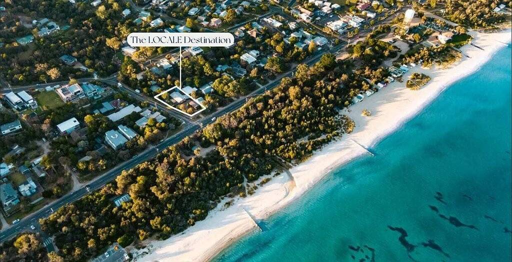 Bayside Retreat - 100m Beach, Games Room in McCrae, Mornington Peninsula