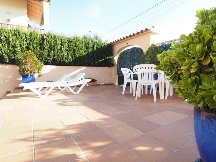 Chalet para 8 personas, con balcón y vistas en Alt Empordà - 2