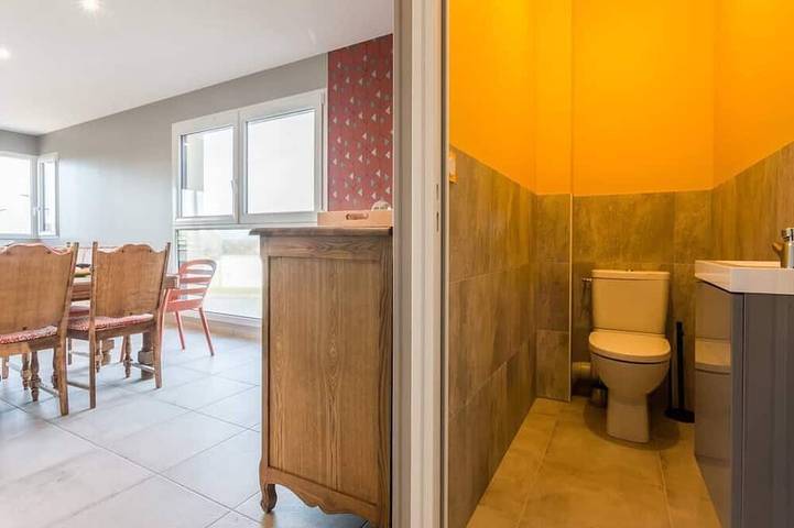 Ganze Wohnung, Tribord, apartment with terrace and sea view, parking in Saint-Côme-de-Fresné, Bayeux und Umgebung