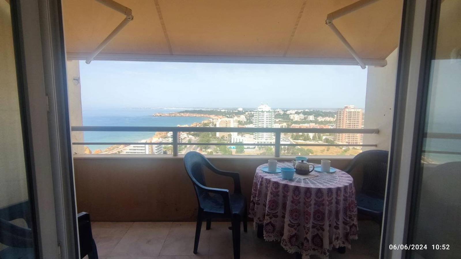 Apartamento entero, Apartamento 'Jardins Da Rocha' con vistas al mar, Wi-Fi y aire acondicionado in Praia da Rocha, Portimão