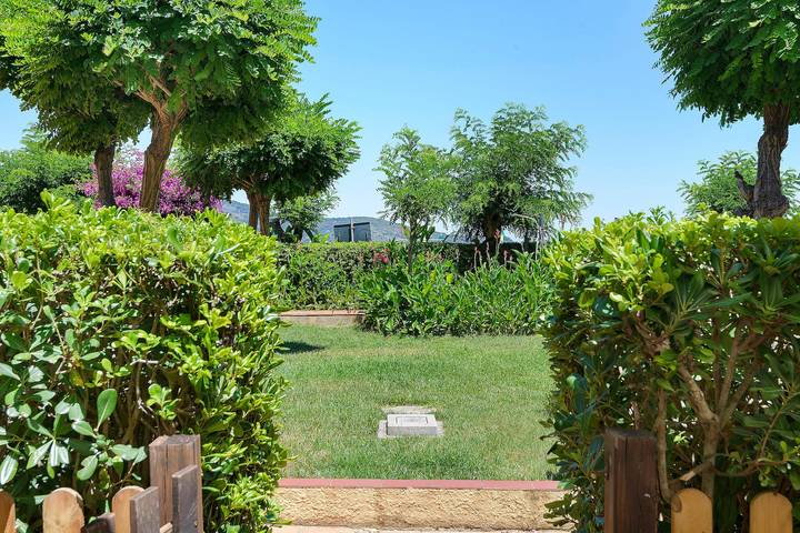 Appartamento intero, Appartamento 'Stella Di Mare Beach' con Vista Mare, Terrazza Privata e Aria Condizionata in Spiagga di Naregno (Naregno), Capoliveri