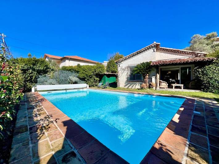 Villa pour 8 personnes, avec Terrasse et Jardin ainsi que Piscine et Vue dans Cap d’Antibes