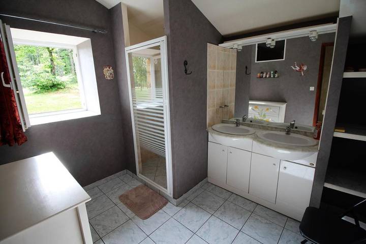 Location de vacances pour 6 personnes, avec terrasse et piscine, animaux acceptés à Montcabrier - 4