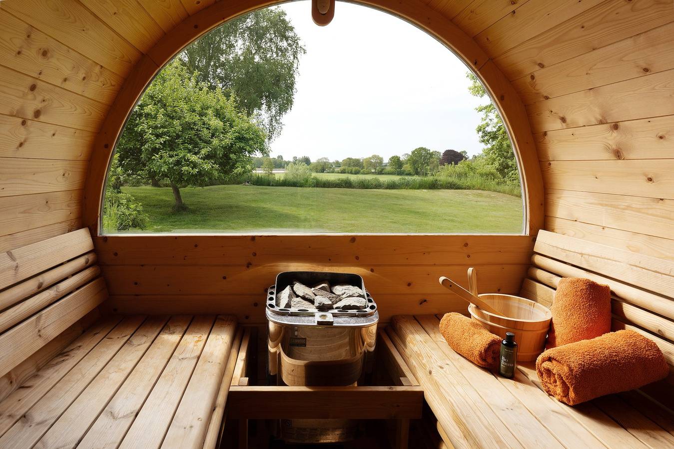 'Ferienhaus Schleiblick' mit Fasssauna, privater Terrasse und Wi-Fi in Gunneby, Ulsnis
