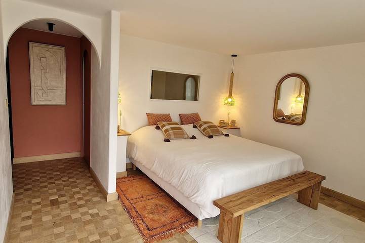 Location de vacances pour 13 personnes, avec jardin à Charnay - 2