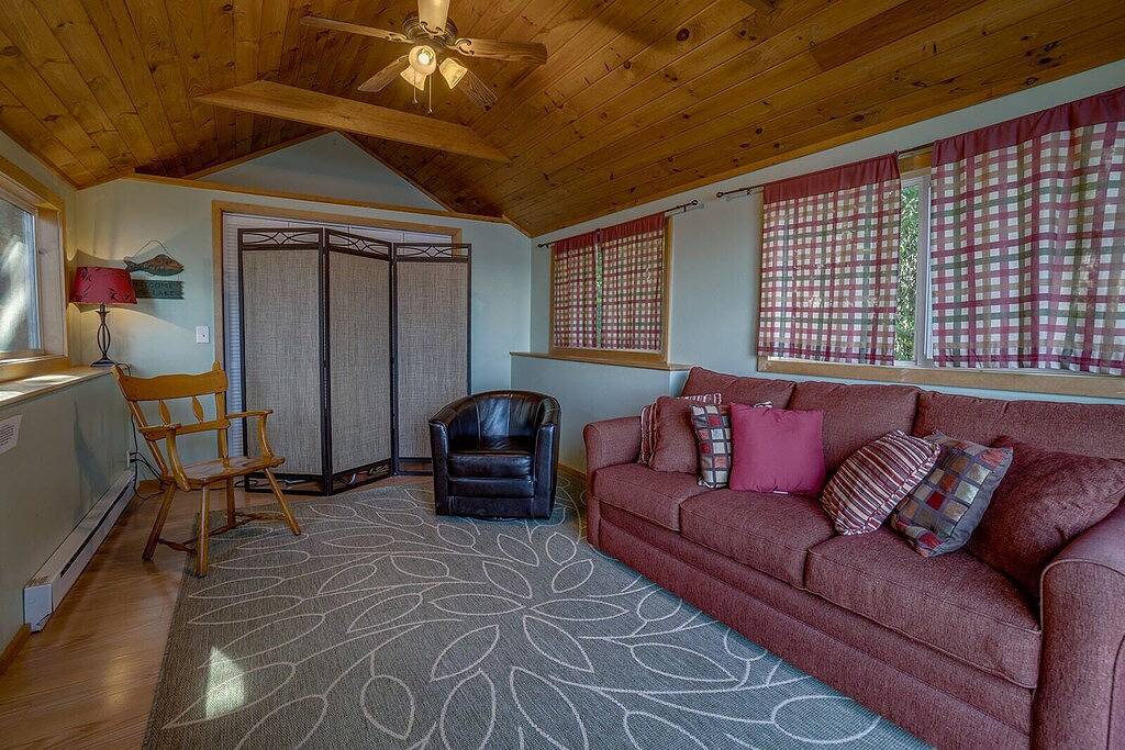 Amsel-Häuschen: reizender Bungalow mit 2 Schlafzimmern auf Seneca See in Seneca Lake