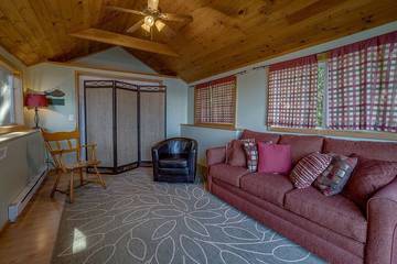 Cabin for 4 Guests in Seneca Lake, Yates County, Picture 3