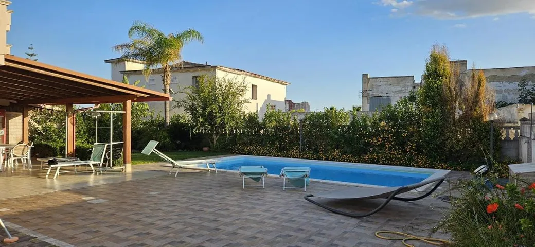 Villa per 4 persone, con panorama e piscina nonché giardino - 1