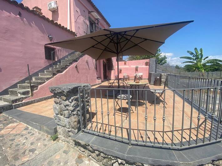 Appartamento per 2 persone, con terrazza e panorama, con animali domestici in Fondachello