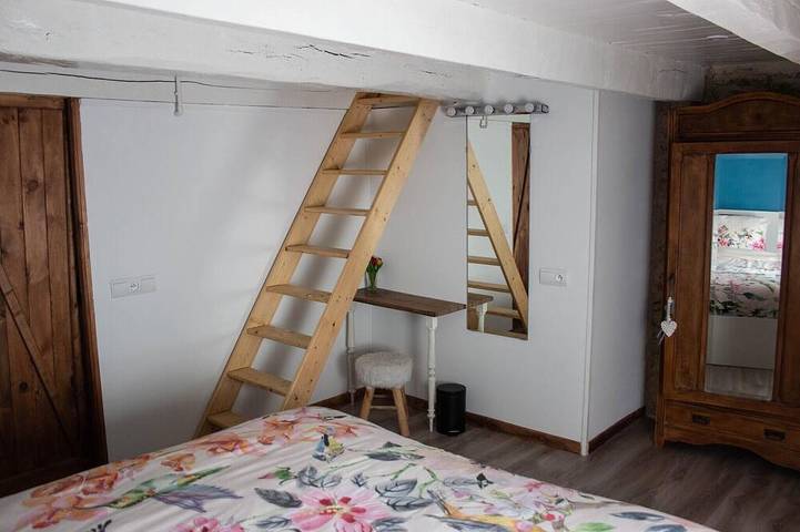 Gîte pour 3 personnes, avec jardin ainsi que piscine et terrasse, animaux acceptés à Saint-Maurice-près-Pionsat - 4