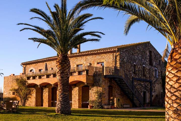 Hotel for 3 people, with garden and pool, child-friendly - 1