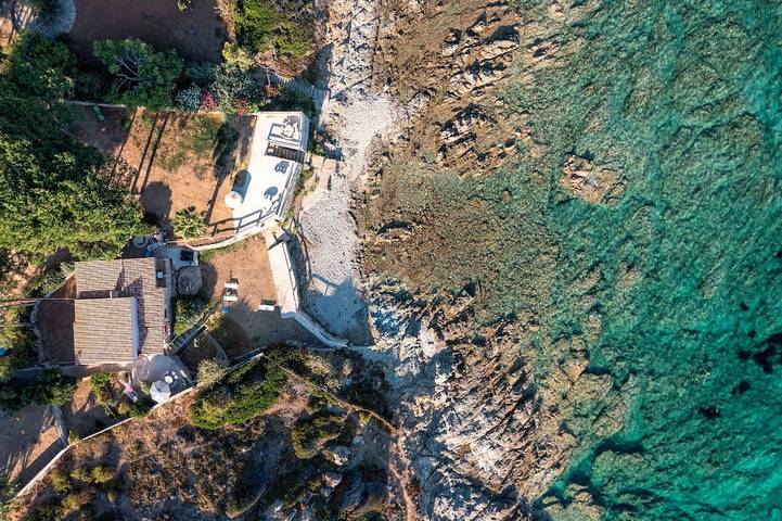 Location de vacances pour 6 personnes, avec terrasse et jardin à Occhiatana