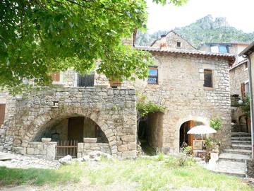 Studio pour 2 personnes, avec terrasse, animaux acceptés dans l' Aveyron