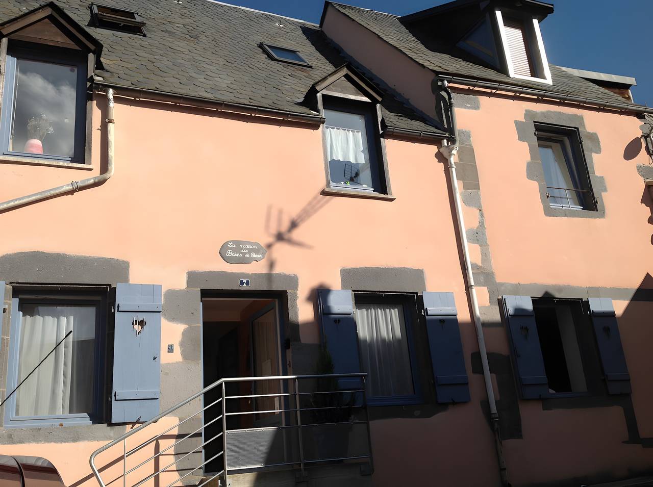 Appartement entier, Appartement « La Maison Des Bains De César » avec vue sur la montagne et Wi-Fi in Mont-Dore, Parc naturel régional des Volcans d'Auvergne