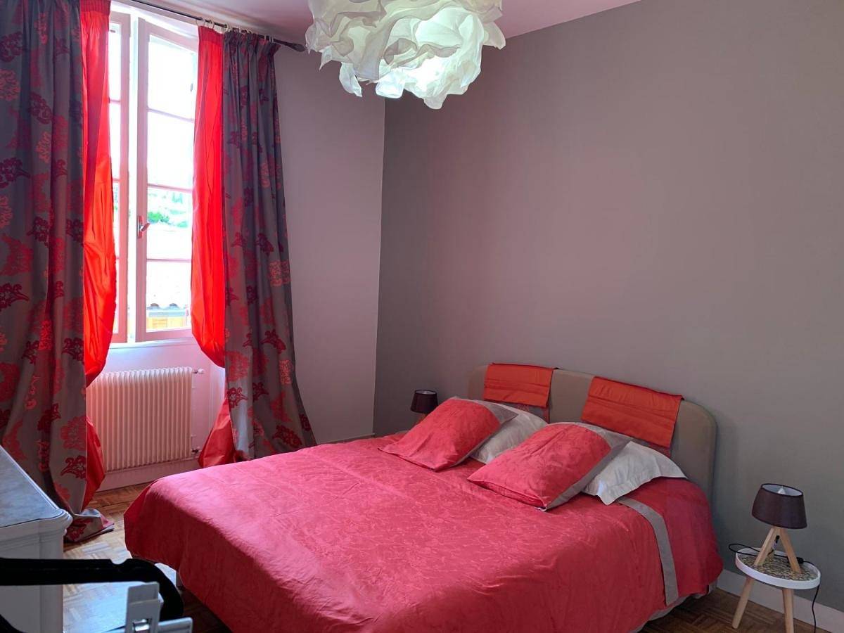 Five-Bedroom House in Marmande, Région de Marmande