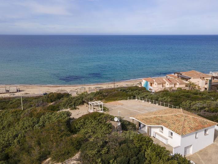 Location de vacances pour 6 personnes, avec terrasse et jardin à Badesi - 2