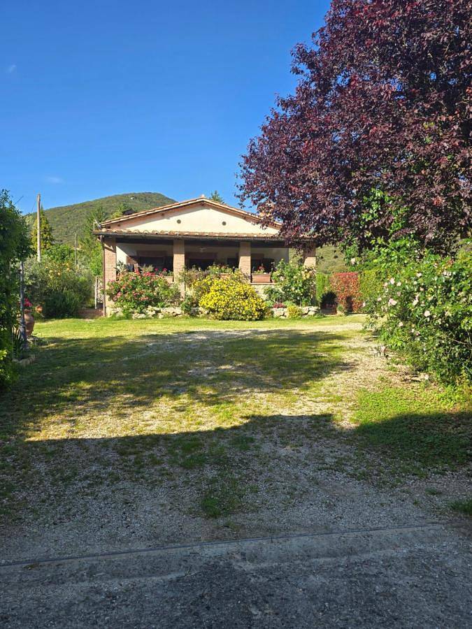 Ferienwohnung für 2 Personen, mit Garten und Ausblick